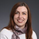 Simona headshot
